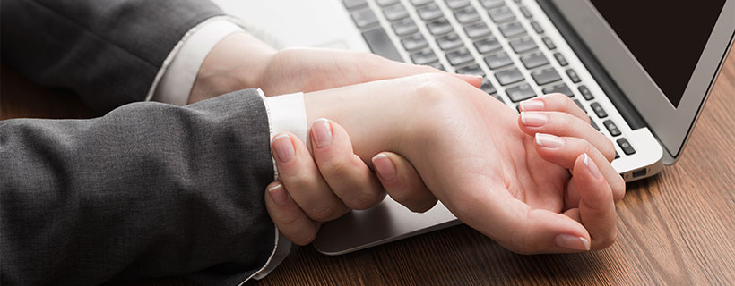 patient needing carpal tunnel syndrome chiropractor in El Cerrito CA